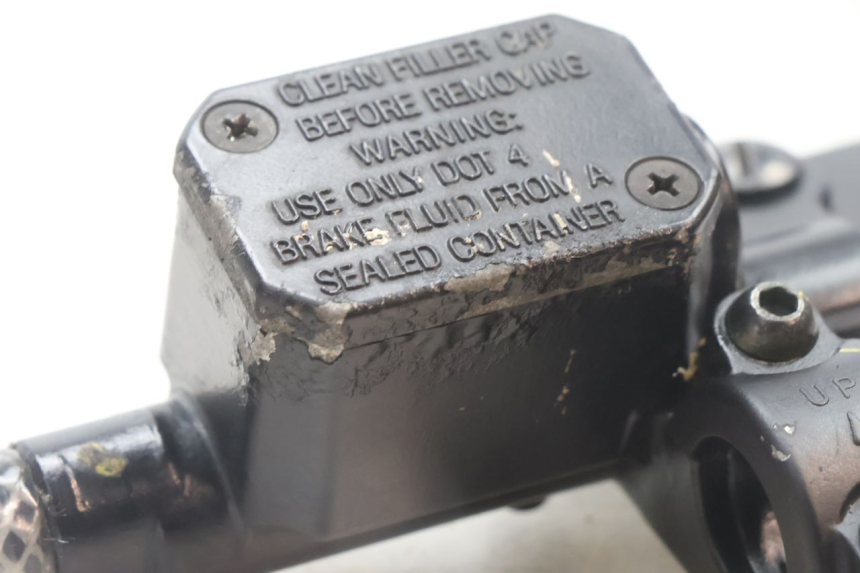 photo de FRONT BRAKE MASTER CYLINDER PIAGGIO MP3 500 (2016 - 2018) - Zoom on usage condition