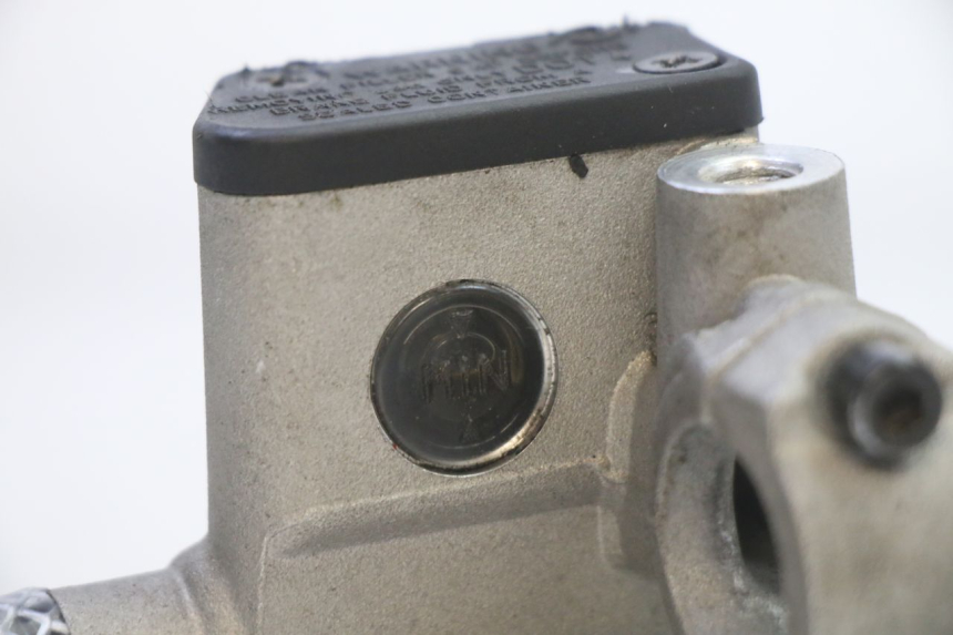photo de FRONT BRAKE MASTER CYLINDER RIEJU MRT 50 (2018 - 2021) - Alternative perspective