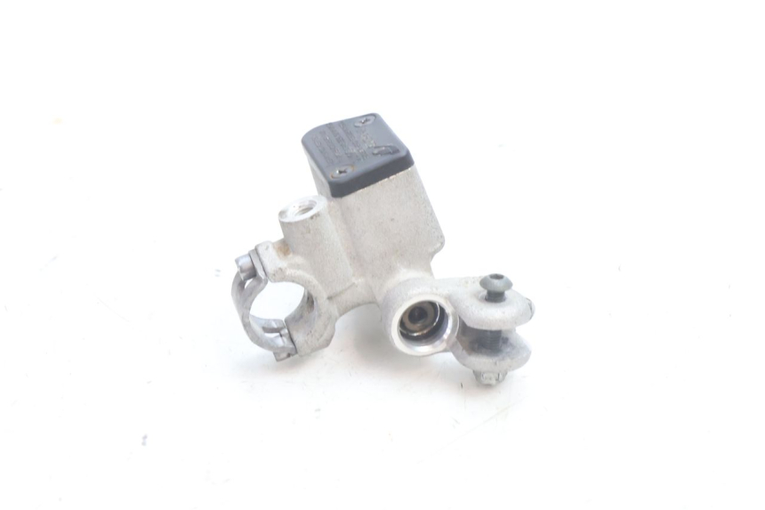 photo de FRONT BRAKE MASTER CYLINDER RIEJU MRT PRO SUPERMOTARD 50 (2007 - 2018) - Alternative perspective
