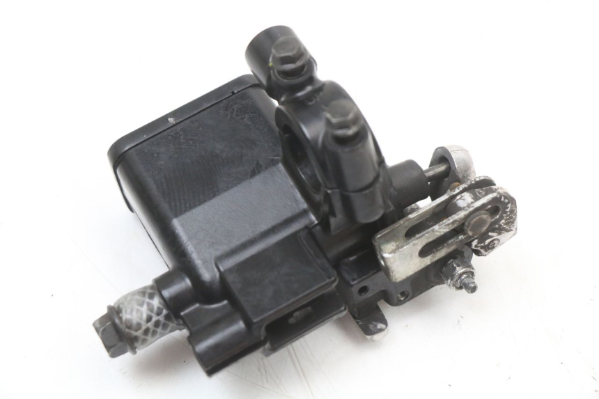 photo de FRONT BRAKE MASTER CYLINDER MBK MW TRYPTIK 125 (2014 - 2016) - Technical close-up