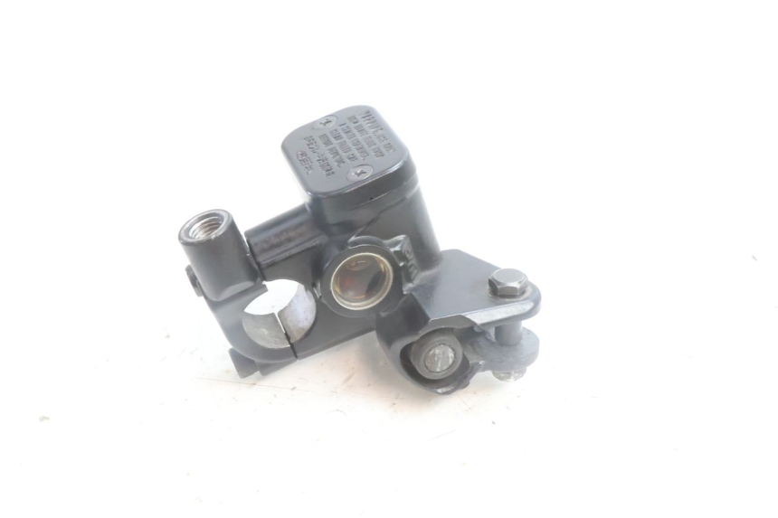 photo de FRONT BRAKE MASTER CYLINDER YAMAHA N-MAX NMAX 125 (2021 - 2024) - Alternative perspective