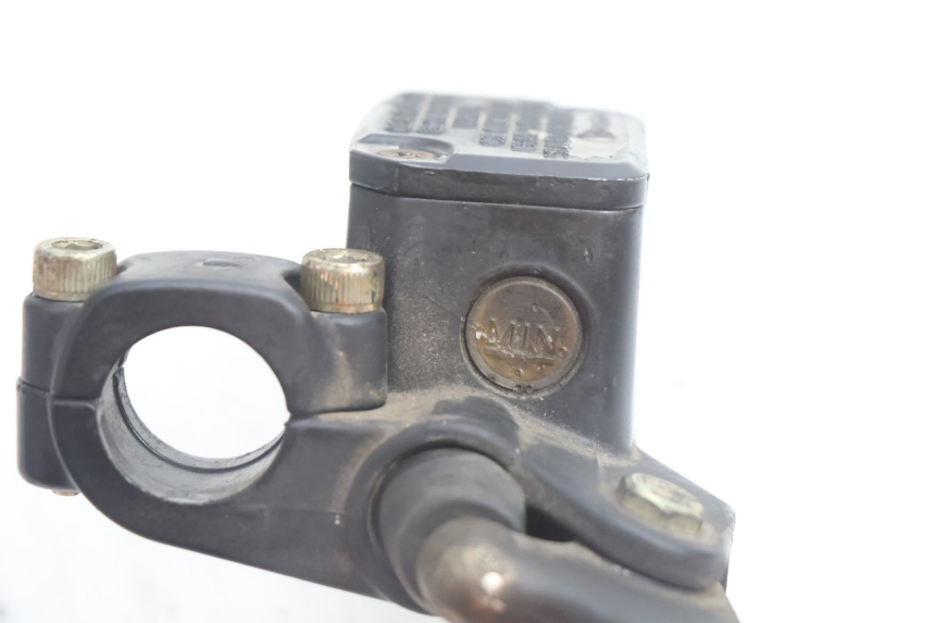 photo de FRONT BRAKE MASTER CYLINDER YAMAHA NEO'S NEOS 2T 50 (1998 - 2007) - Fixing points details