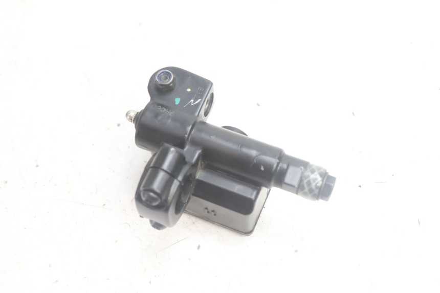 photo de FRONT BRAKE MASTER CYLINDER PIAGGIO NEW TYPHOON 50 (2018 - 2021) - Fixing points details