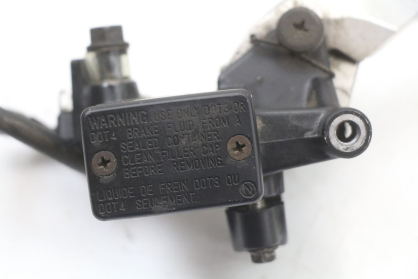 photo de FRONT BRAKE MASTER CYLINDER HONDA NHX LEAD 110 (2008 - 2010) - Zoom on usage condition