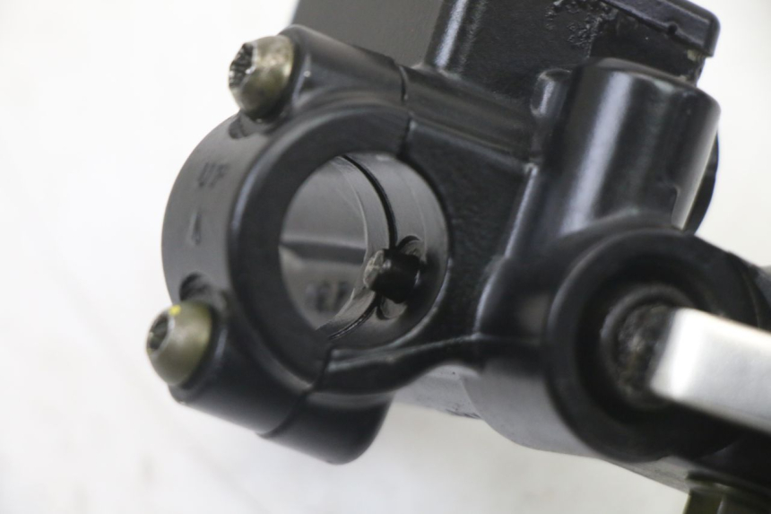 photo de FRONT BRAKE MASTER CYLINDER PIAGGIO NRG POWER PUREJET 50 (2018 - 2021) - Surface and material condition