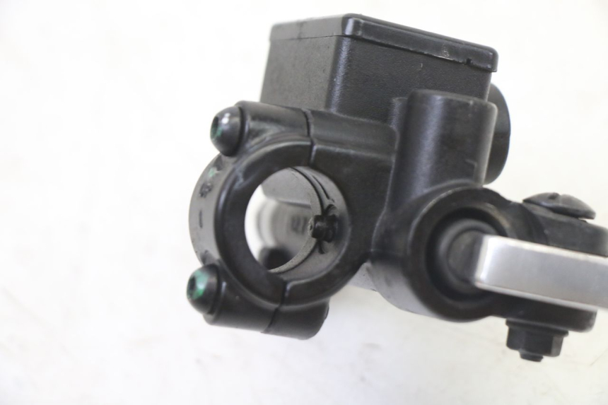 photo de FRONT BRAKE MASTER CYLINDER PIAGGIO NRG POWER PUREJET 50 (2018 - 2021) - Technical close-up