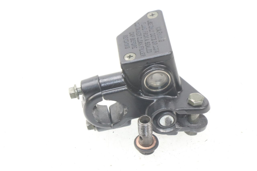 photo de FRONT BRAKE MASTER CYLINDER SYM ORBIT III 3 4T 50 (2021 - 2025) - Zoom on usage condition
