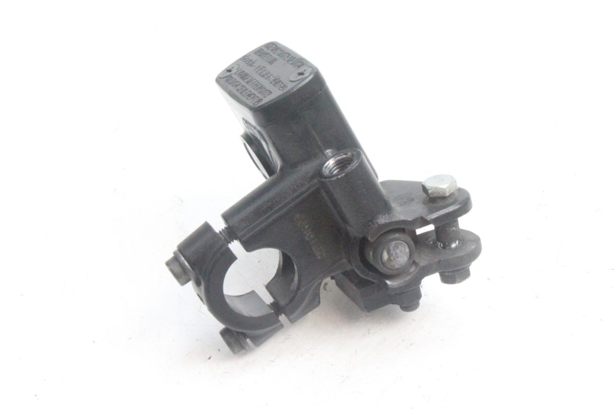 photo de FRONT BRAKE MASTER CYLINDER HONDA PCX (JF28) 125 (2009 - 2011) - Technical close-up