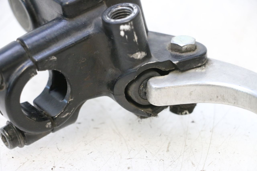 photo de FRONT BRAKE MASTER CYLINDER HONDA PCX (JF57/JF64) 125 (2014 - 2018) - Technical close-up