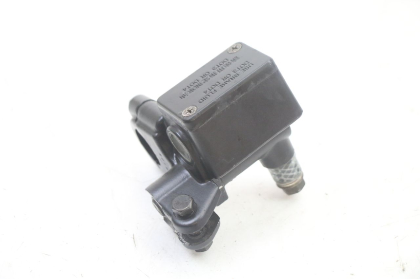 photo de FRONT BRAKE MASTER CYLINDER KYMCO PEOPLE S 125 (2000 - 2008) - Zoom on usage condition
