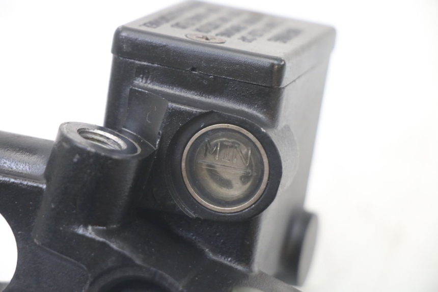 photo de FRONT BRAKE MASTER CYLINDER PEUGEOT CITYSTAR 125 (2011 - 2017) - Fixing points details