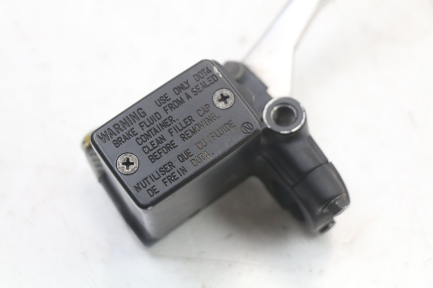 photo de FRONT BRAKE MASTER CYLINDER PEUGEOT SATELIS 125 (2010 - 2012) - Zoom on usage condition