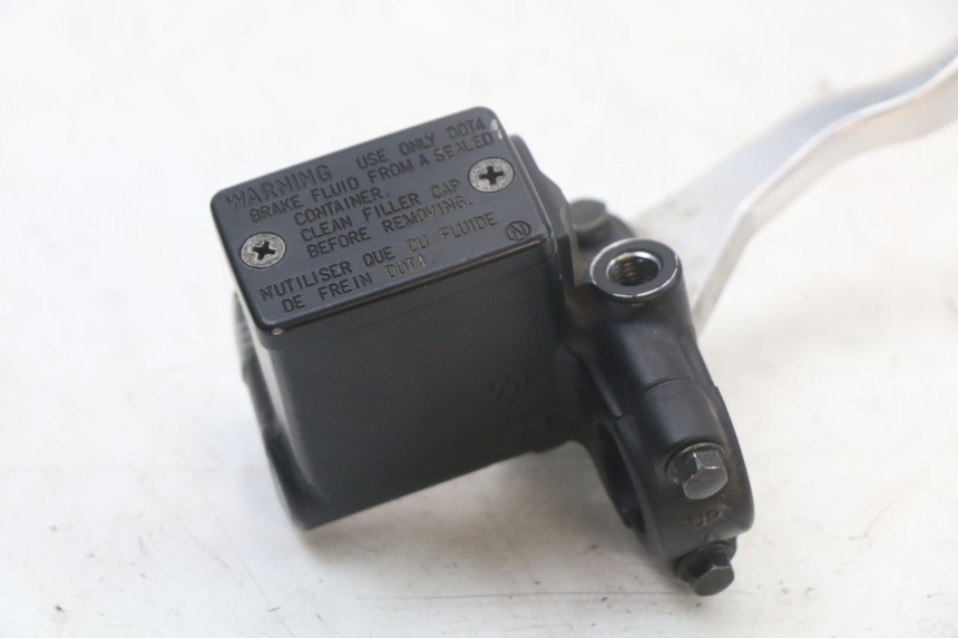 photo de FRONT BRAKE MASTER CYLINDER PEUGEOT SATELIS 125 (2010 - 2012) - Alternative perspective