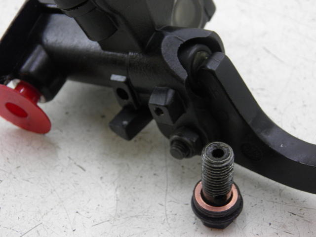 photo de FRONT BRAKE MASTER CYLINDER PEUGEOT V-CLIC VCLIC 50 (2007 - 2013) - Product overview