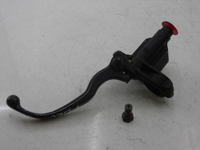 photo de FRONT BRAKE MASTER CYLINDER PIAGGIO XEVO - X EVO 125 (2010 - 2015) - Zoom on usage condition