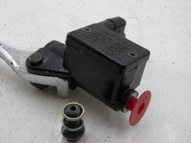 photo de FRONT BRAKE MASTER CYLINDER QINGQI SPEEDY 50 (2005 - 2007) - Product overview