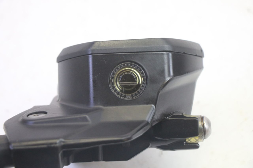 photo de FRONT BRAKE MASTER CYLINDER BMW R GS 1250 (2021 - 2024) - Fixing points details