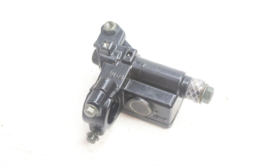 photo de FRONT BRAKE MASTER CYLINDER VASTRO R-ONE 4T 50 (2014 - 2022) - Technical close-up