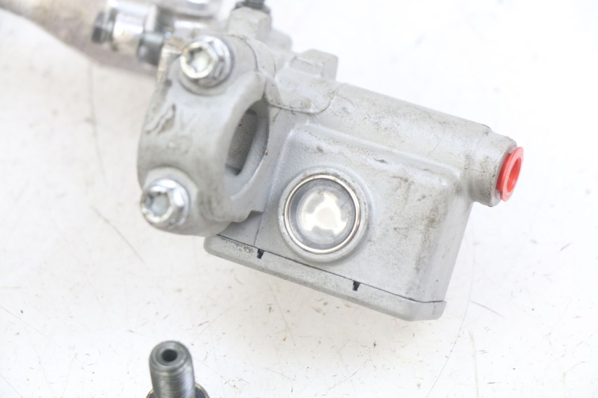 photo de FRONT MASTER CYLINDER YCF R-START 125 - Alternative perspective