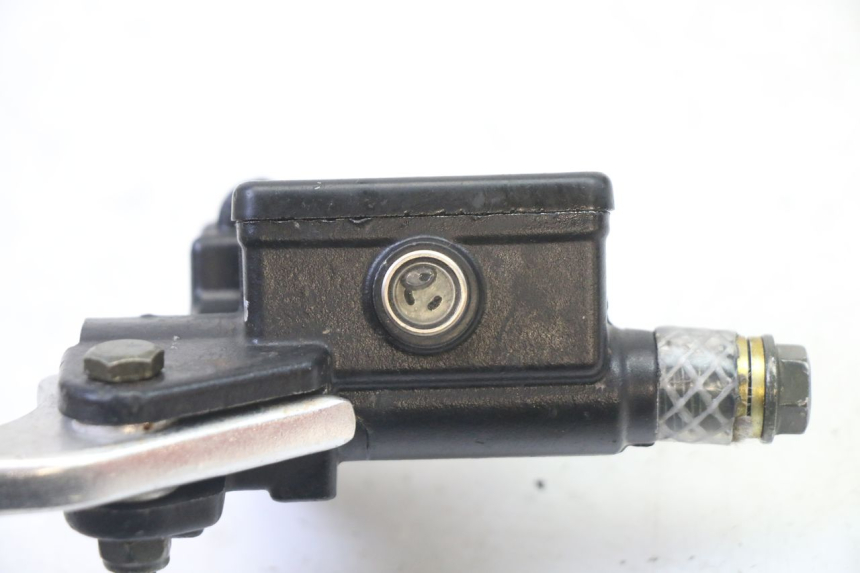 photo de FRONT BRAKE MASTER CYLINDER APOLLO RFZ 150 - Technical close-up