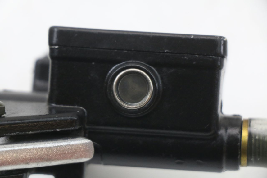 photo de FRONT BRAKE MASTER CYLINDER APOLLO RFZ 140 - Technical close-up