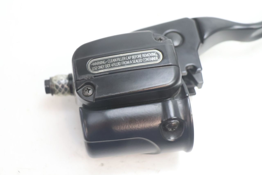 photo de FRONT BRAKE MASTER CYLINDER HARLEY DAVIDSON ROAD GLIDE FLTRXSE 1920 (2018 - 2022) - Component detail