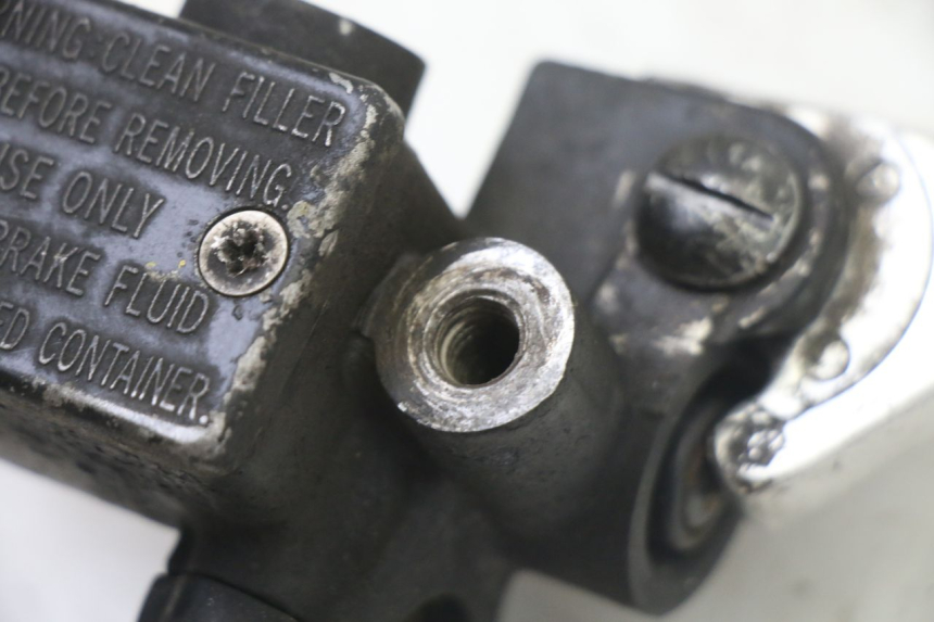 photo de FRONT BRAKE MASTER CYLINDER GILERA RUNNER SP 50 (2006 - 2008) - Alternative perspective