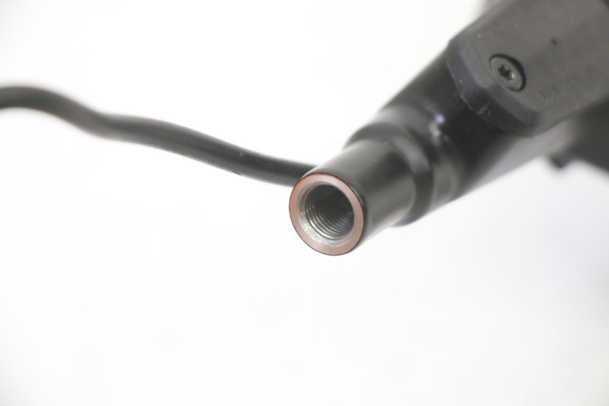 photo de FRONT BRAKE MASTER CYLINDER HERO S10 1 - Zoom on usage condition