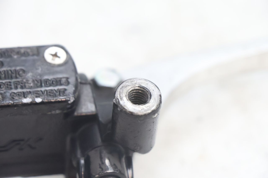 photo de FRONT BRAKE MASTER CYLINDER JM MOTORS SANTANA EVO 50 (2024 - 2026) - Zoom on usage condition