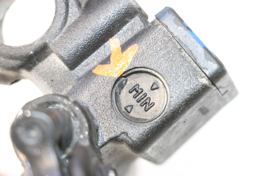 photo de FRONT BRAKE MASTER CYLINDER PEUGEOT SATELIS COMPRESSOR K15 125 (2006 - 2009) - Alternative perspective