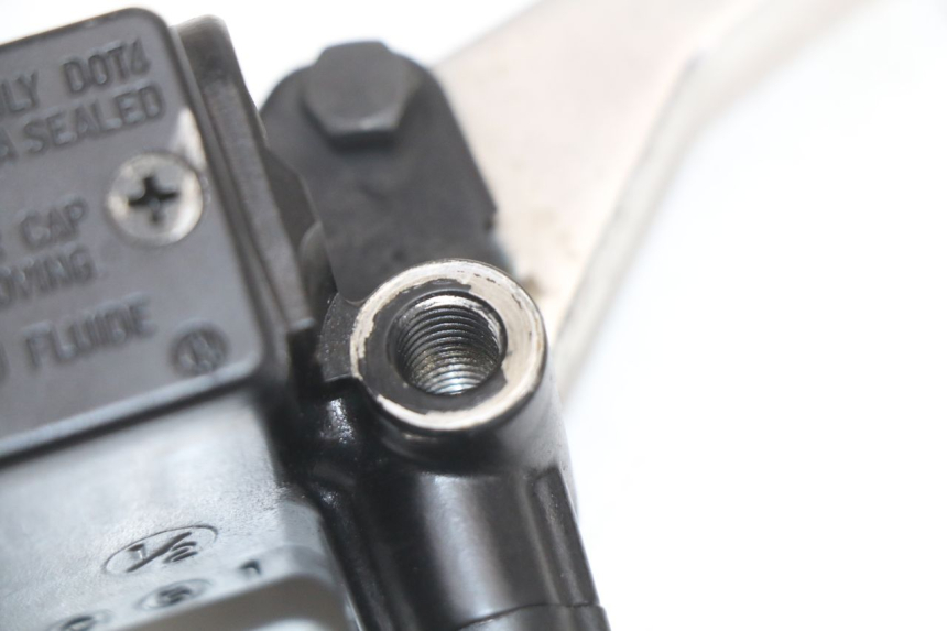 photo de FRONT BRAKE MASTER CYLINDER PEUGEOT SATELIS 125 (2010 - 2012) - Zoom on usage condition