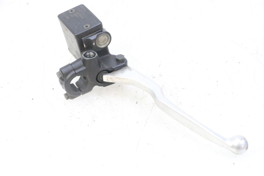 photo de FRONT BRAKE MASTER CYLINDER PEUGEOT SATELIS 125 (2013 - 2018) - Fixing points details