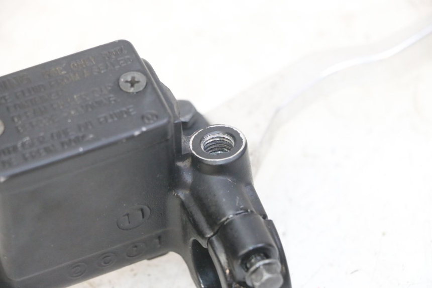 photo de FRONT BRAKE MASTER CYLINDER PEUGEOT SATELIS 125 (2013 - 2018) - Surface and material condition