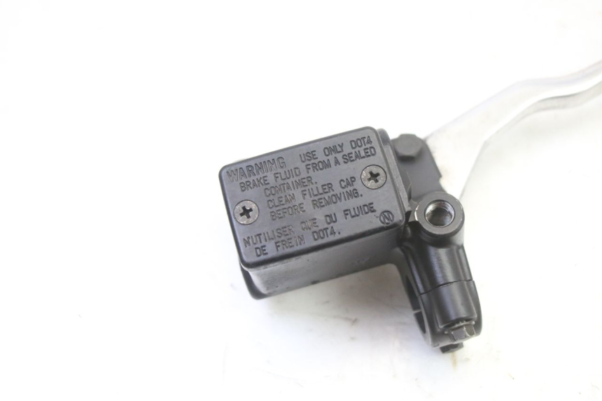 photo de FRONT BRAKE MASTER CYLINDER PEUGEOT SATELIS 250 (2006 - 2012) - Zoom on usage condition