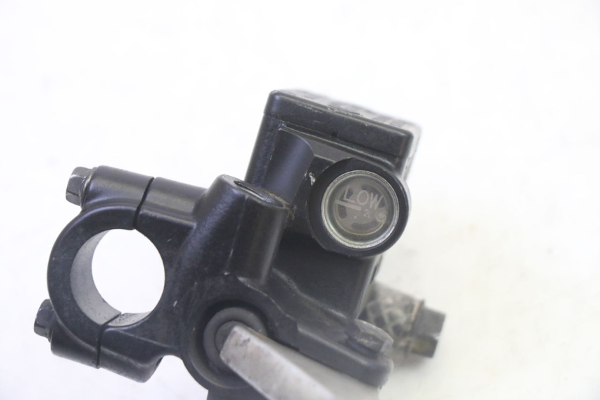 photo de FRONT BRAKE MASTER CYLINDER PEUGEOT SATELIS 125 (2013 - 2018) - Technical close-up
