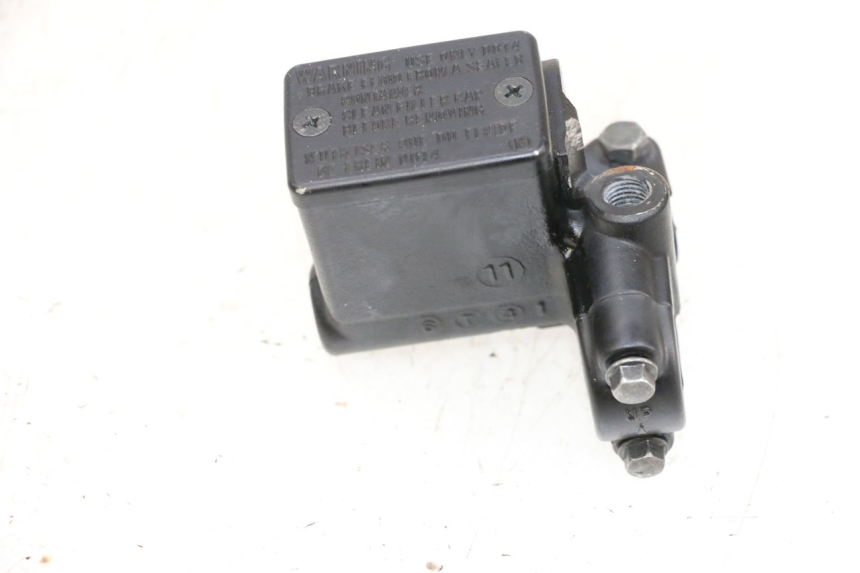 photo de FRONT BRAKE MASTER CYLINDER PEUGEOT SATELIS 125 (2013 - 2018) - Technical close-up