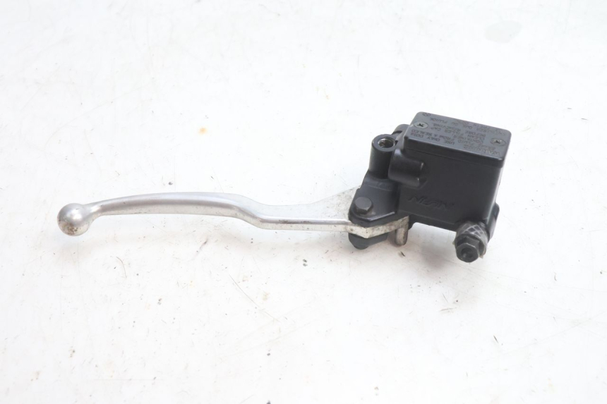 photo de FRONT MASTER CYLINDER PEUGEOT SATELIS 125 (2006 - 2009) - Technical close-up