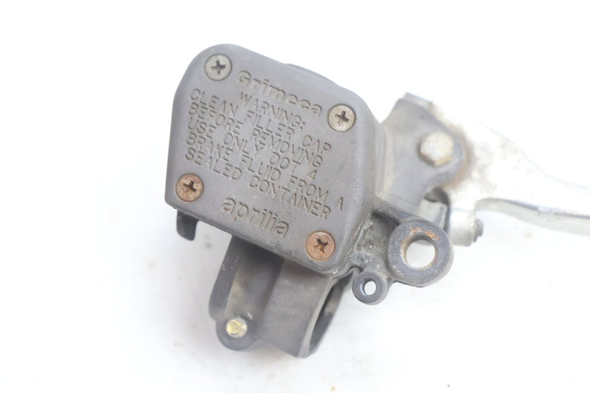 photo de FRONT BRAKE MASTER CYLINDER APRILIA SCARABEO GT 125 (1999 - 2007) - Component detail