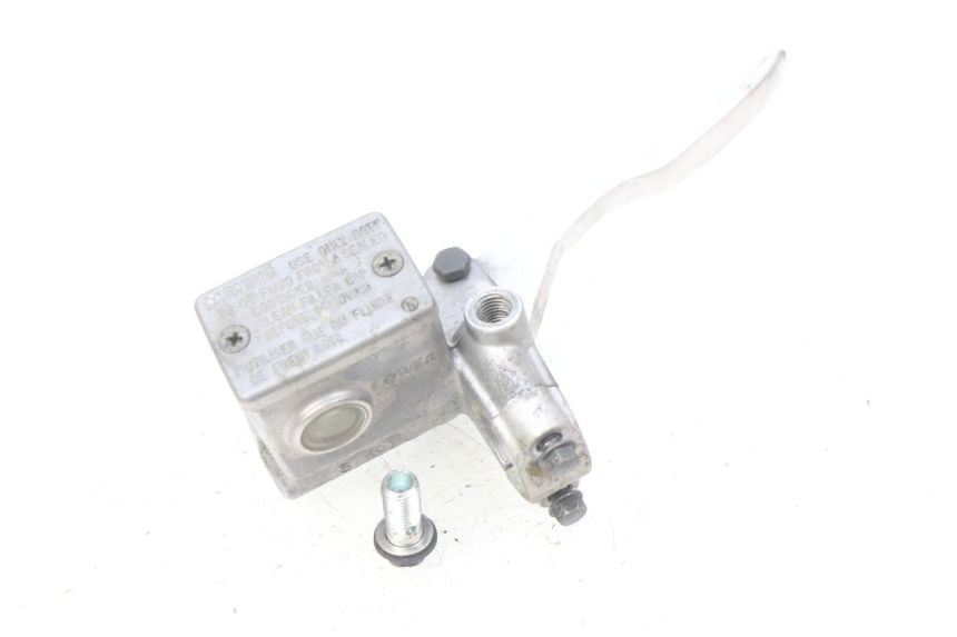 photo de FRONT BRAKE MASTER CYLINDER SUZUKI SIXTEEN 125 (2008 - 2010) - Technical close-up