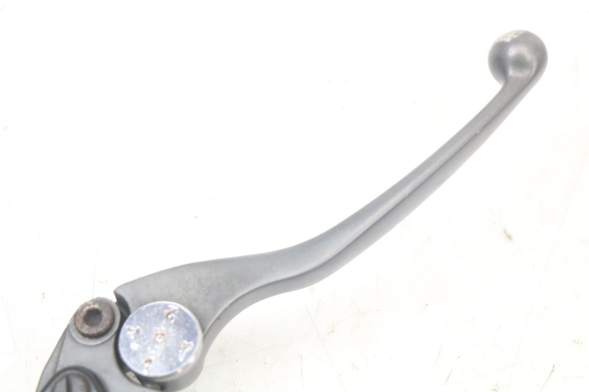 photo de FRONT BRAKE MASTER CYLINDER TRIUMPH SPEED TRIPLE T301 900 (1994 - 1996) - Alternative perspective