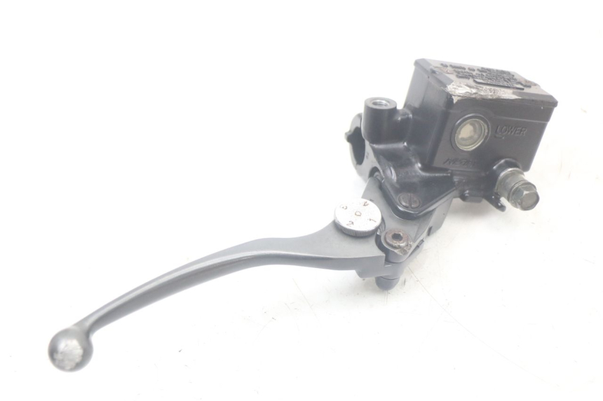 photo de FRONT BRAKE MASTER CYLINDER TRIUMPH SPEED TRIPLE T301 900 (1994 - 1996) - Technical close-up