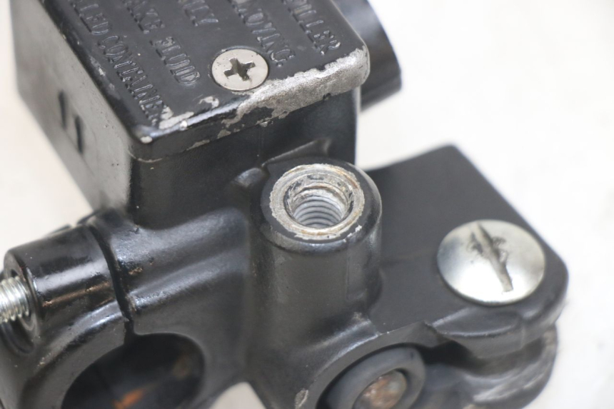 photo de FRONT MASTER CYLINDER APRILIA SR 2T 50 (2012 - 2017) - Zoom on usage condition