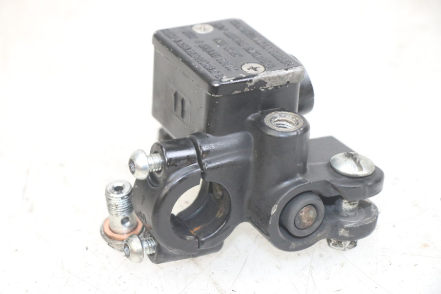 photo de FRONT MASTER CYLINDER APRILIA SR 2T 50 (2012 - 2017) - Alternative perspective