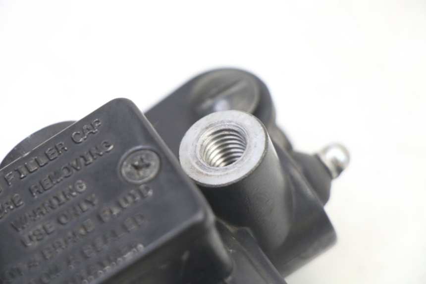 photo de FRONT BRAKE MASTER CYLINDER APRILIA SR 2T 50 (2018 - 2022) - Alternative perspective