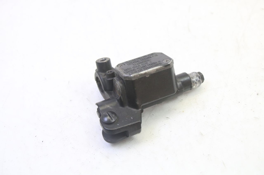 photo de FRONT BRAKE MASTER CYLINDER APRILIA SR R 2T LC 50 (2018 - 2021) - Zoom on usage condition