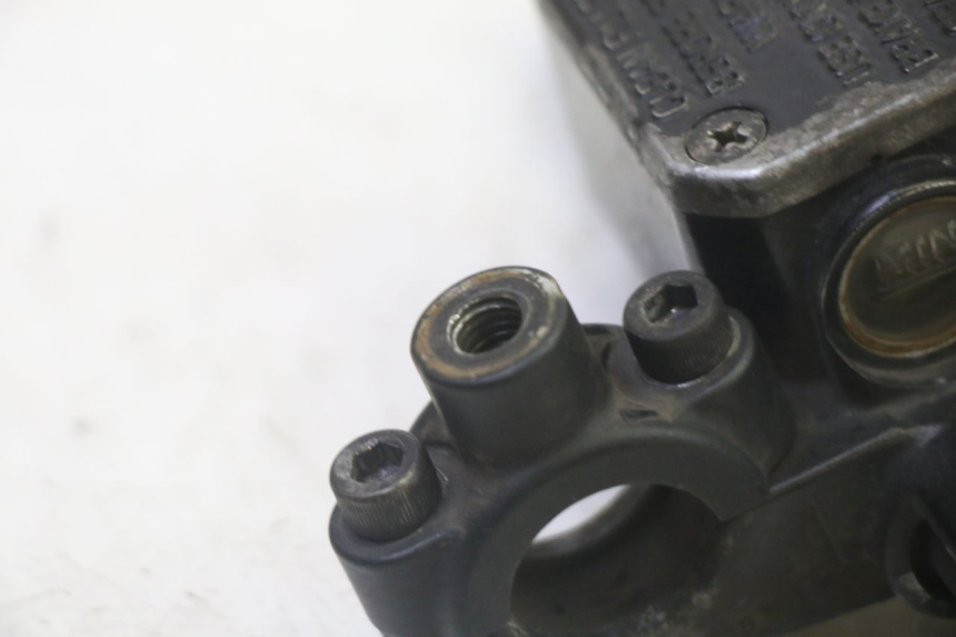 photo de FRONT BRAKE MASTER CYLINDER APRILIA SR R 2T LC 50 (2018 - 2021) - Technical close-up