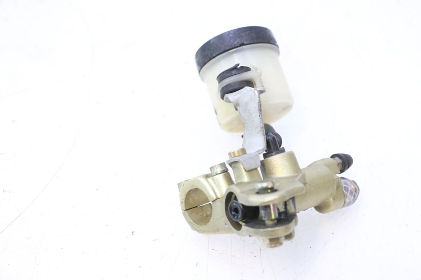 photo de FRONT BRAKE MASTER CYLINDER DUCATI SS IE DS CARENEE 1000 (2002 - 2006) - Fixing points details