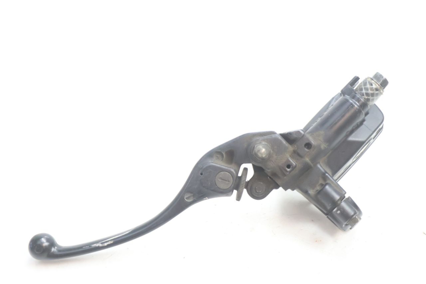 photo de FRONT BRAKE MASTER CYLINDER HONDA ST PAN EUROPEAN 1100 (1990 - 2002) - Fixing points details