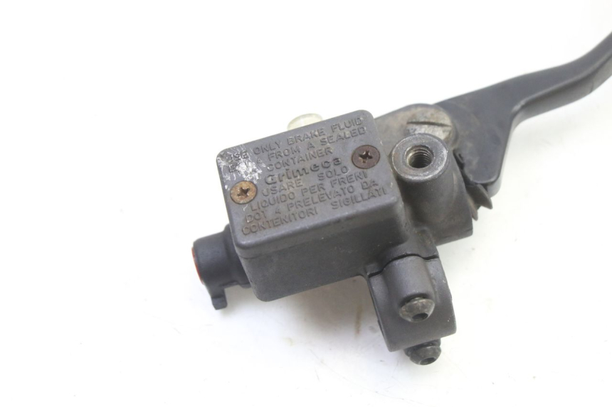 photo de FRONT BRAKE MASTER CYLINDER PIAGGIO SUPER LX 125 (2000 - 2003) - Zoom on usage condition