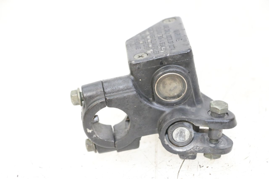 photo de FRONT BRAKE MASTER CYLINDER SYM ORBIT 2 4T 50 (2008 - 2017) - Zoom on usage condition